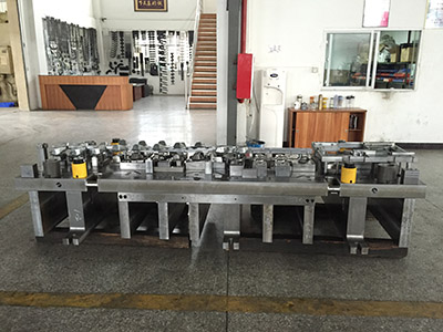 Automotive mold plastic several classification explanation!