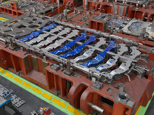 Q: What should I pay attention to when designing continuous molds?